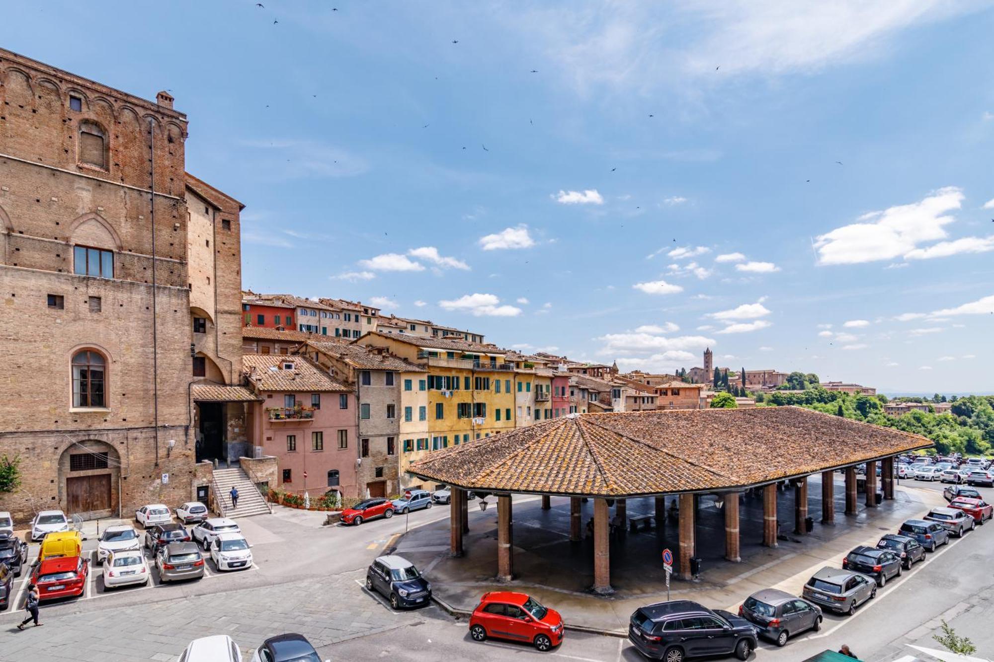 Charme Centro Storico Apartment Siena Exterior foto