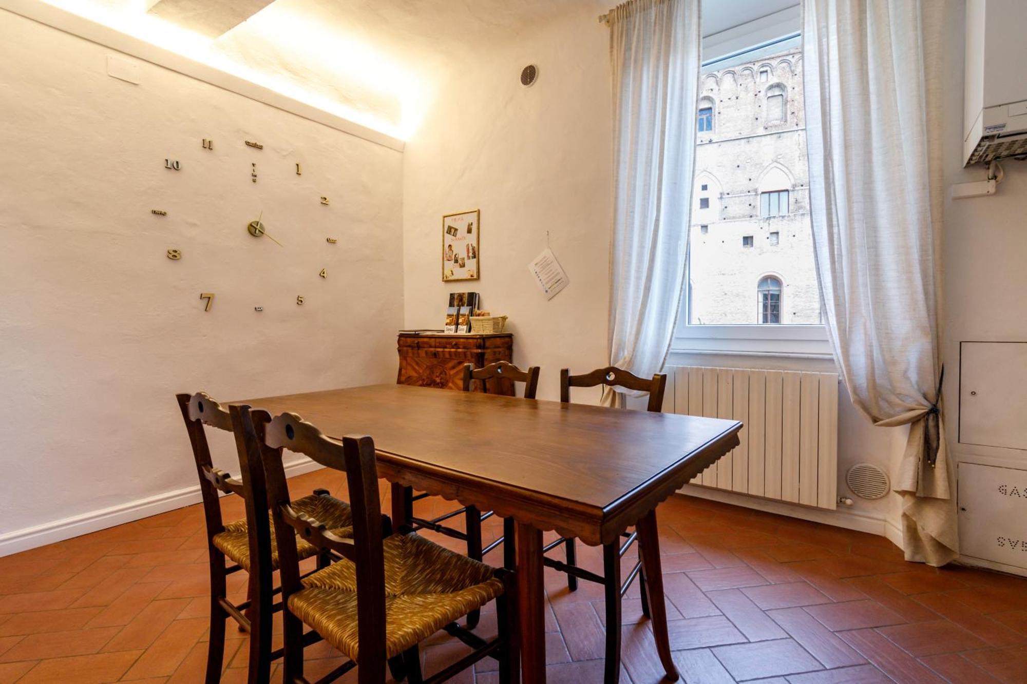 Charme Centro Storico Apartment Siena Exterior foto
