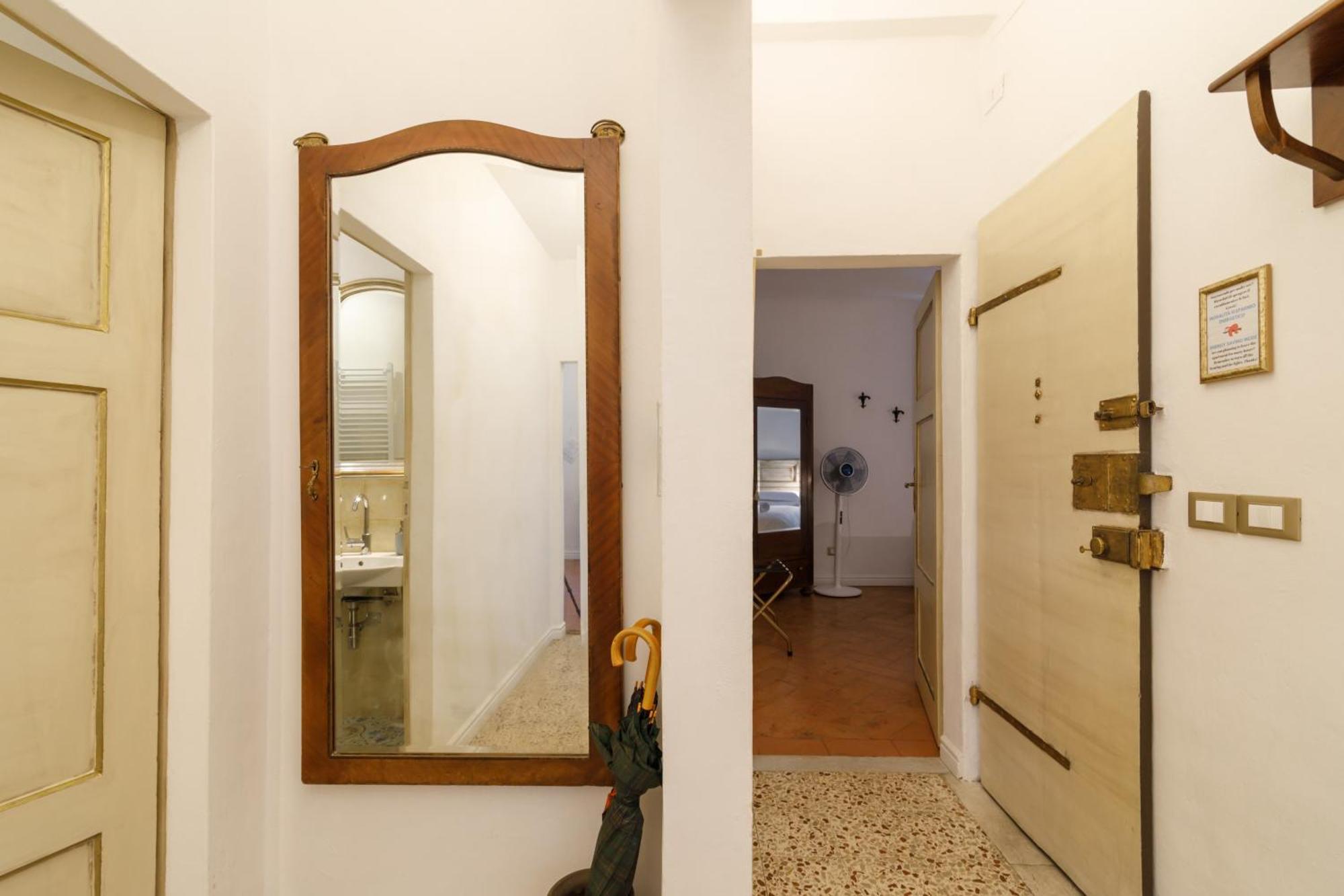 Charme Centro Storico Apartment Siena Exterior foto