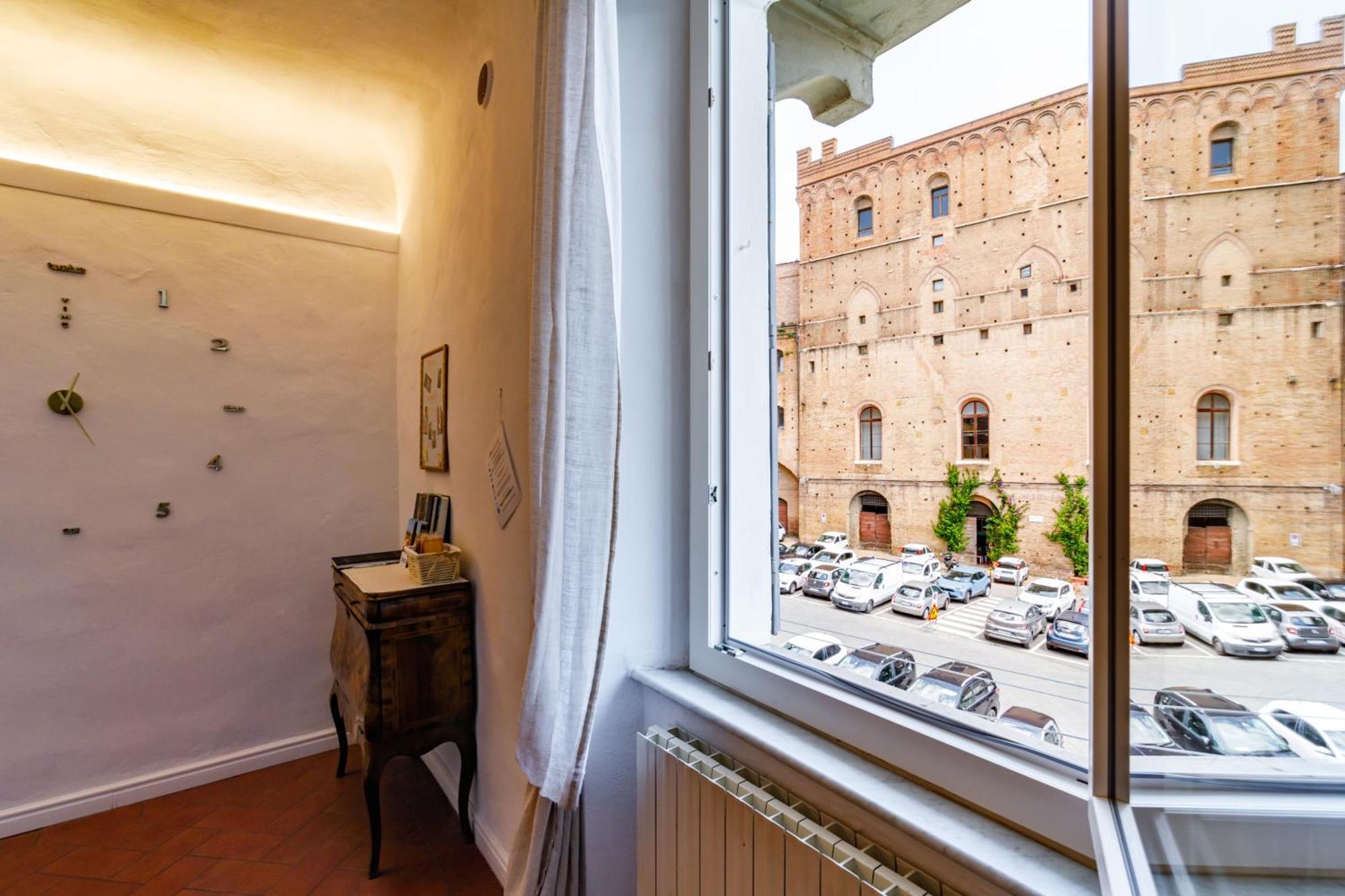 Charme Centro Storico Apartment Siena Exterior foto